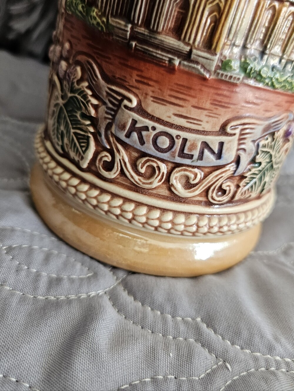 German Beer Stein with Pewter Lid - KOLN Cathedral - Picture 2 of 7